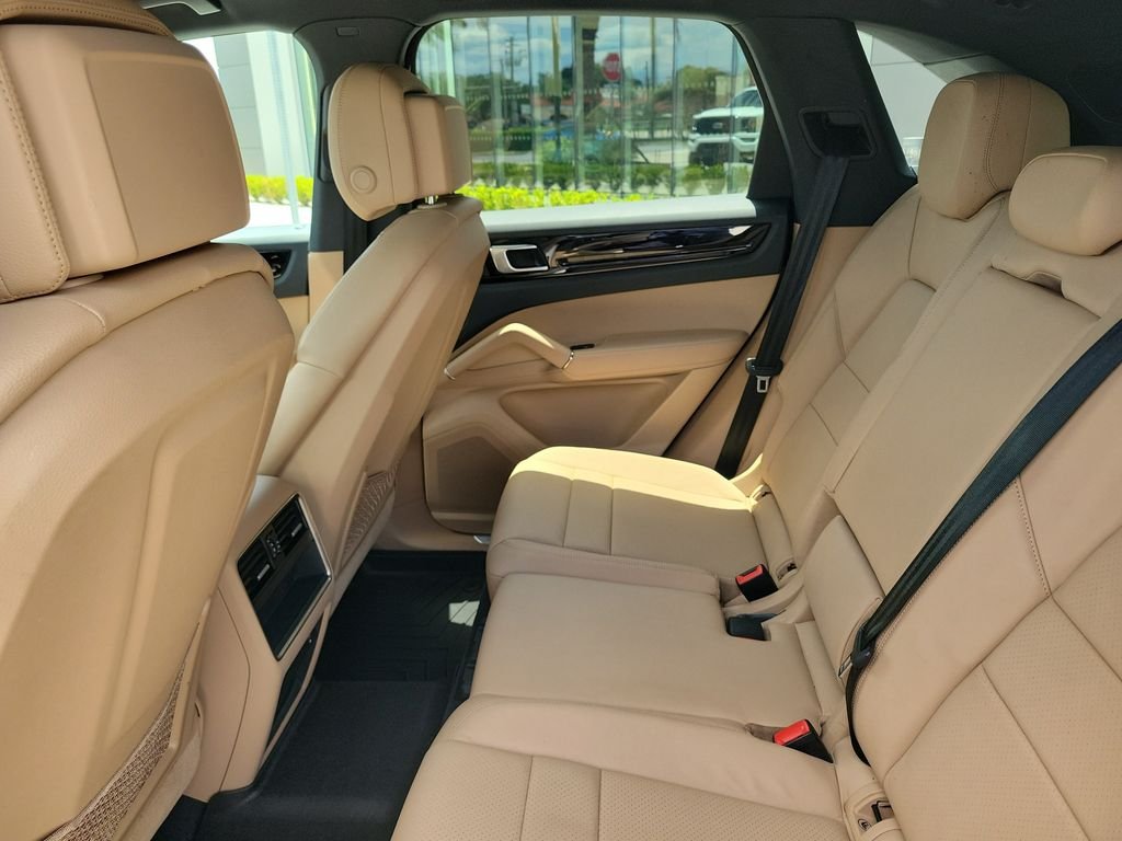 Used 2022 White Porsche Base image 16