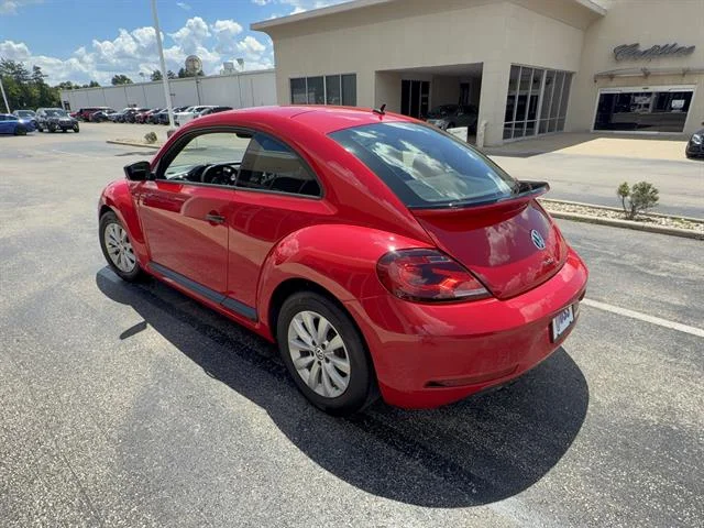 Used 2018 Tornado Red Volkswagen 2.0T S image 6