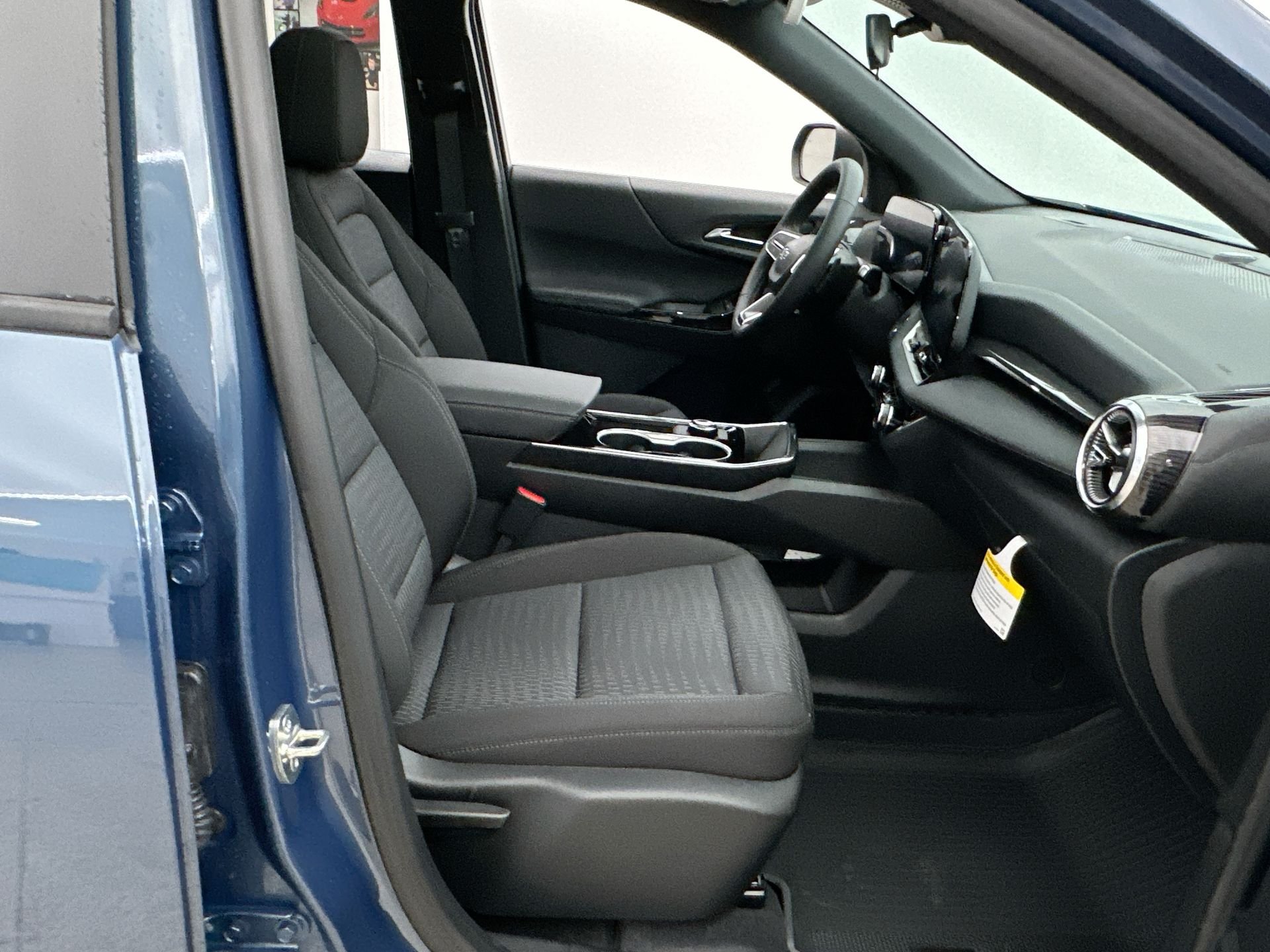 2027 Chevrolet Equinox LT - Photo 85
