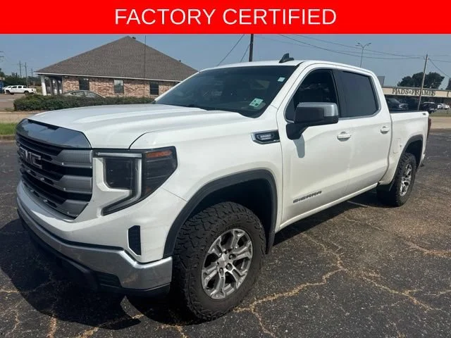 Used 2025 Summit White GMC SLE image 1