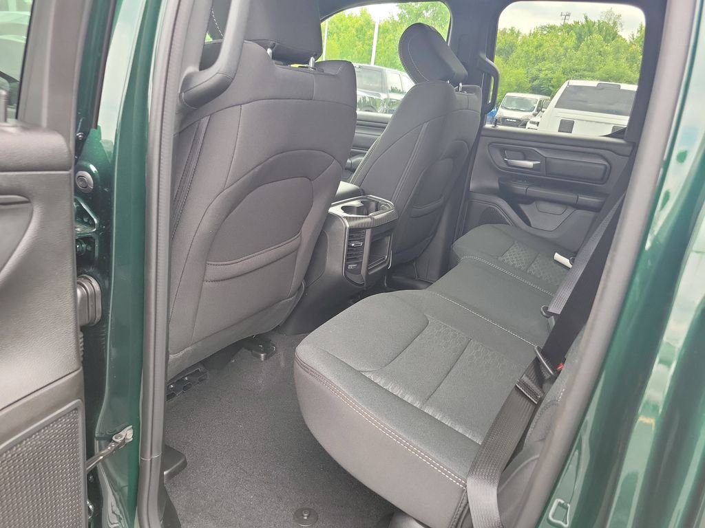 New 2026 Serrano-Green Metallic Exterior Paint RAM BLACK EXPRESS EDITION image 9