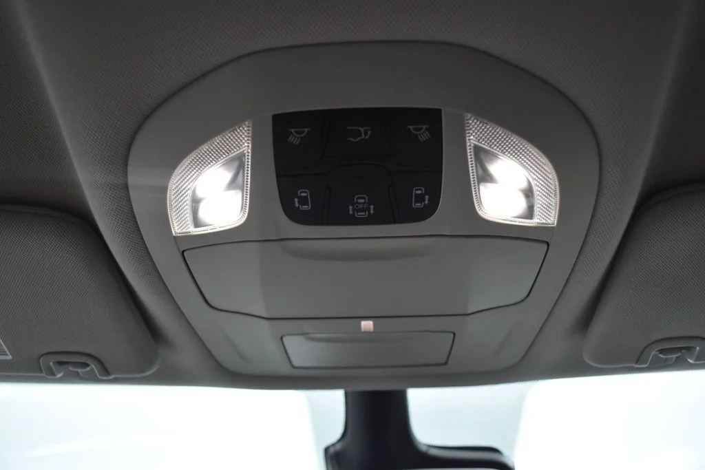 Used 2024 Silver Chrysler Select image 16