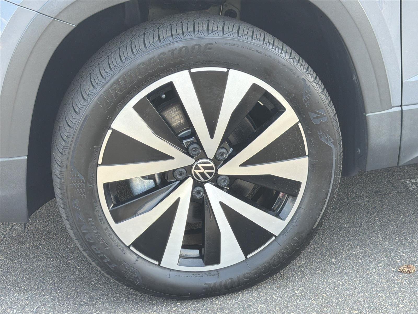 Used 2023 Pure Gray Volkswagen SE image 30