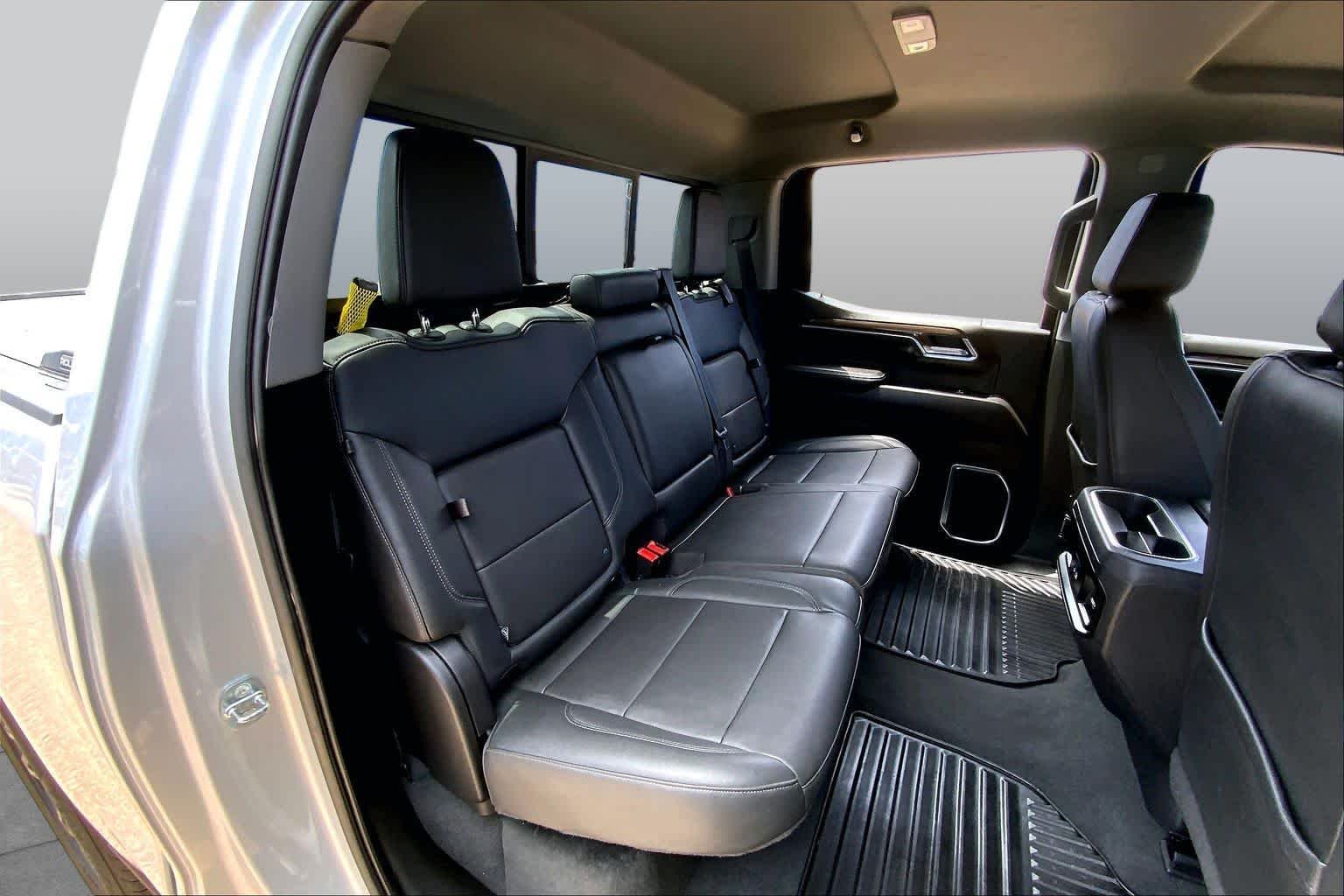 Used 2022 Silver Ice Metallic Chevrolet RST image 20