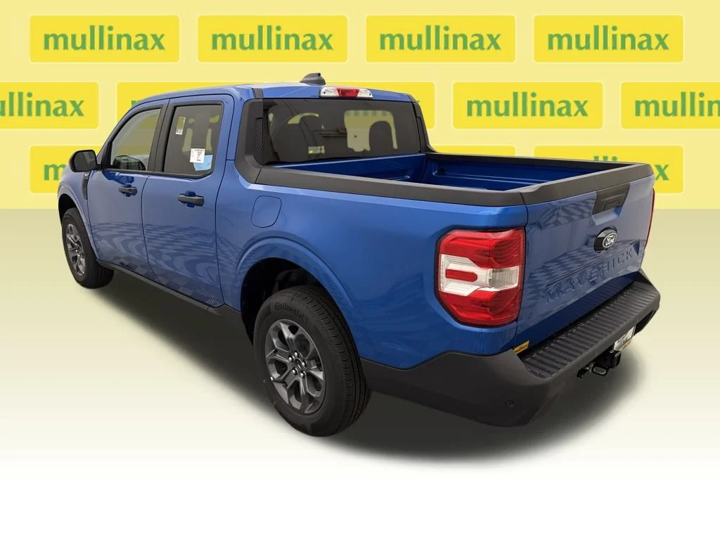 New 2025 Blue Ford XLT image 9