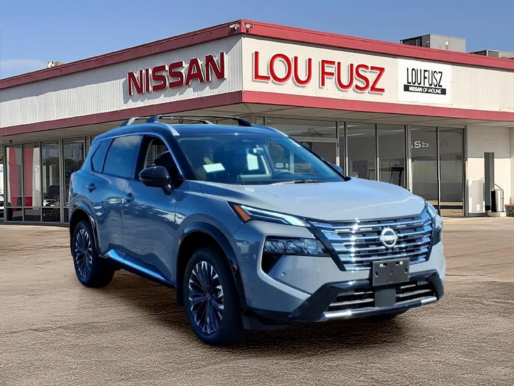 New 2026 Boulder Gray Pearl / Super Black Two-tone Nissan Platinum image 1