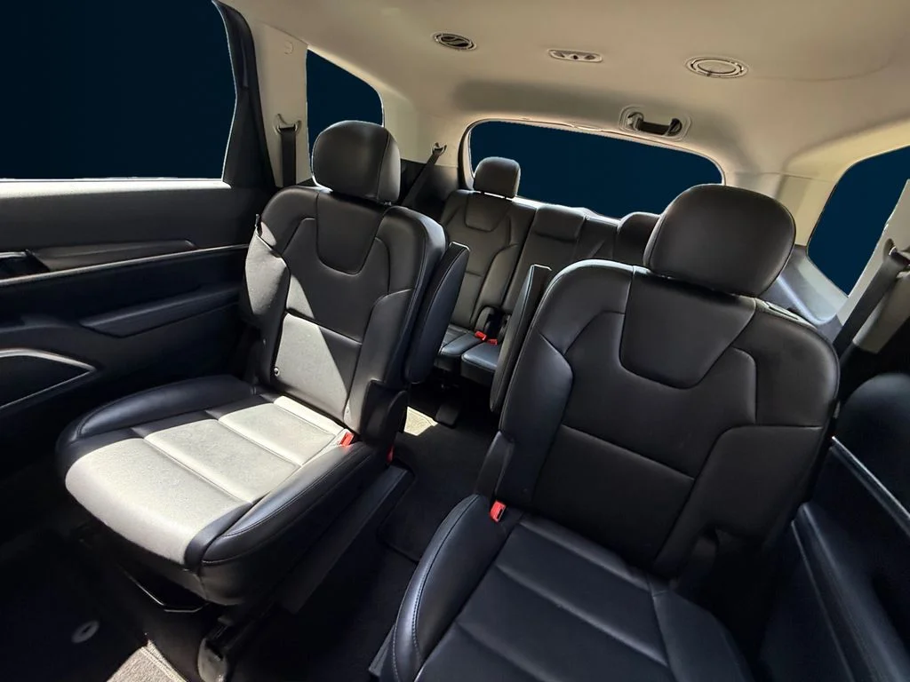Used 2025 Black Kia S image 16
