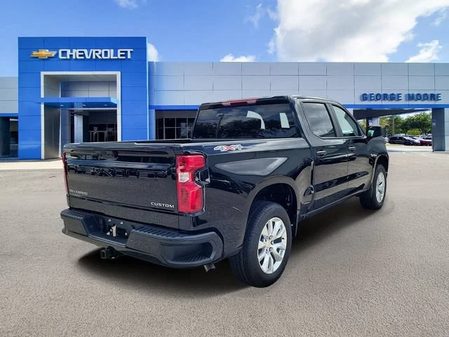 2026 Chevrolet Silverado 1500 Custom - Photo 2