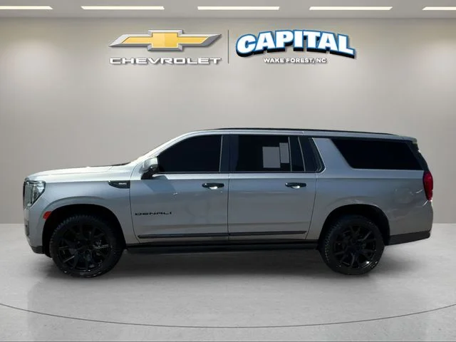 Used 2023 Silver GMC Denali image 2