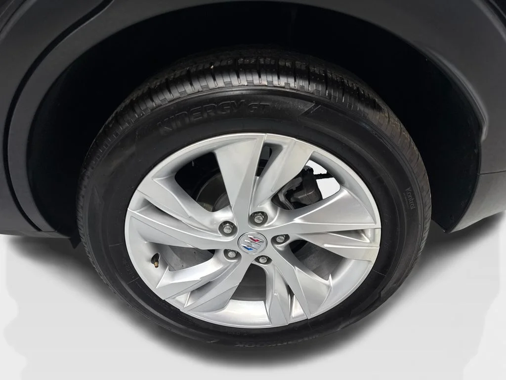 Used 2025 Black Buick Preferred image 80