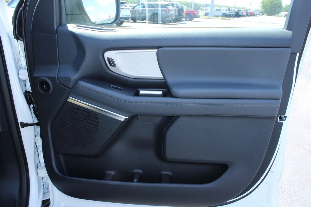 New 2027 Star White Metallic Tri-Coat Ford MAX Active image 37