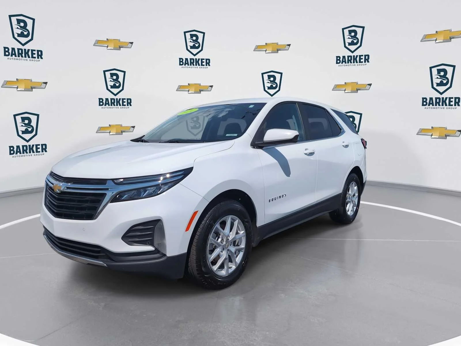 Used 2024 Summit White Chevrolet LT image 4