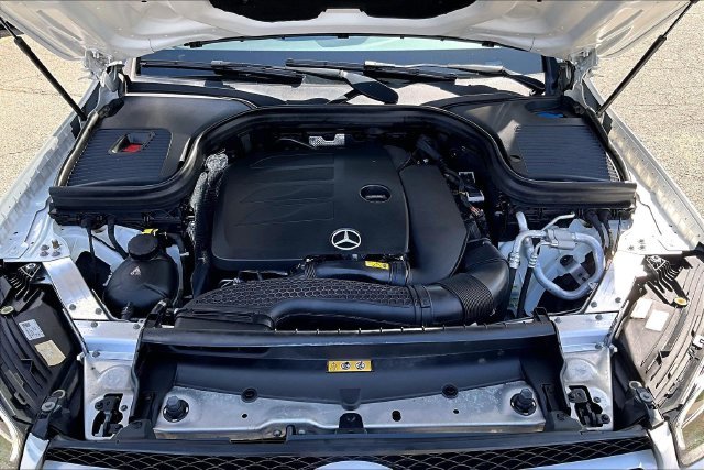 Certified Used 2022  Mercedes-Benz GLC 300 image 25