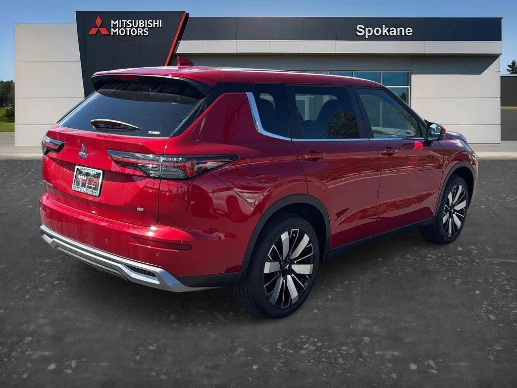 New 2026 Red Diamond Mitsubishi LE image 7