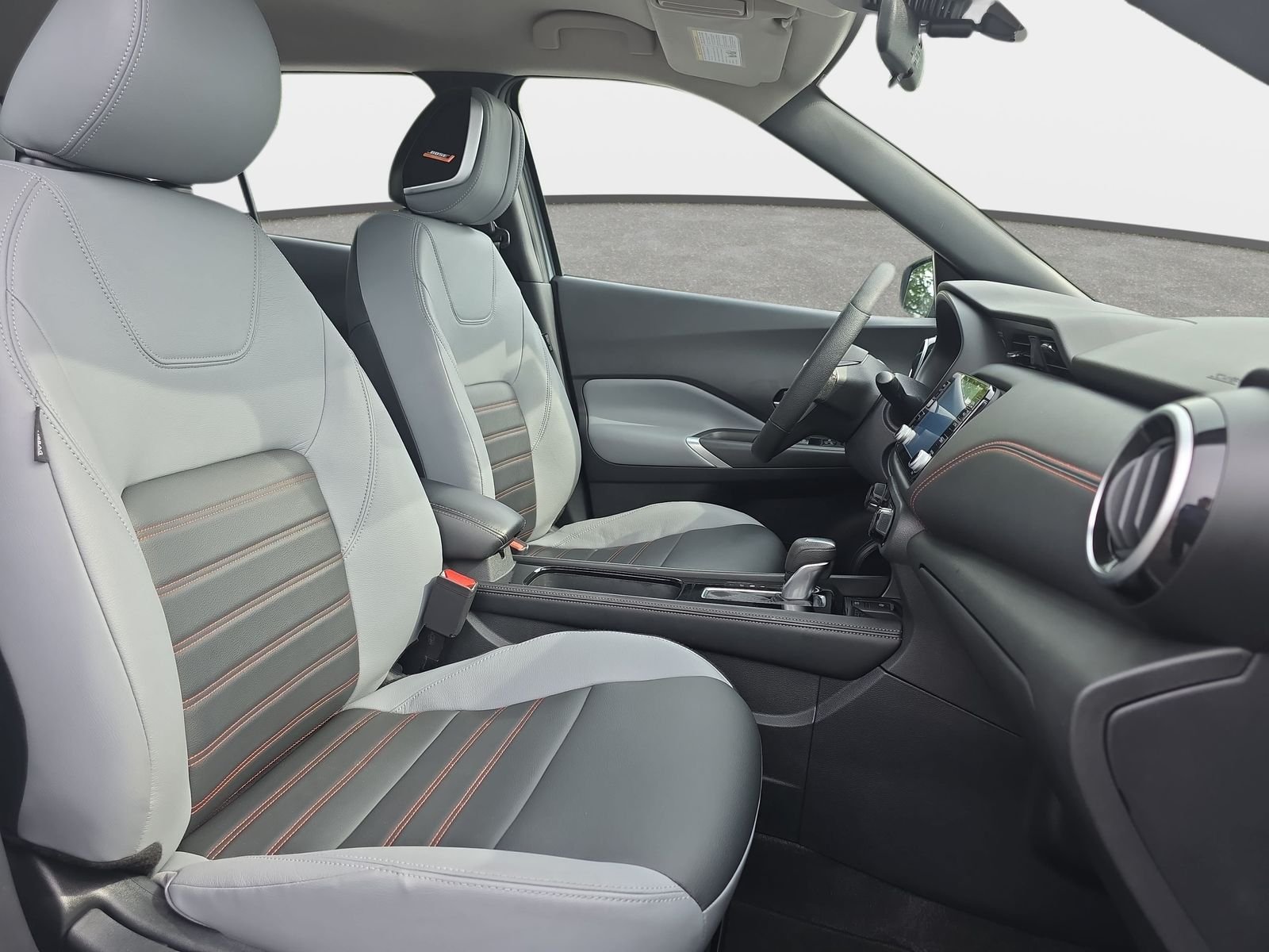 Used 2024 Gray Nissan SR image 10