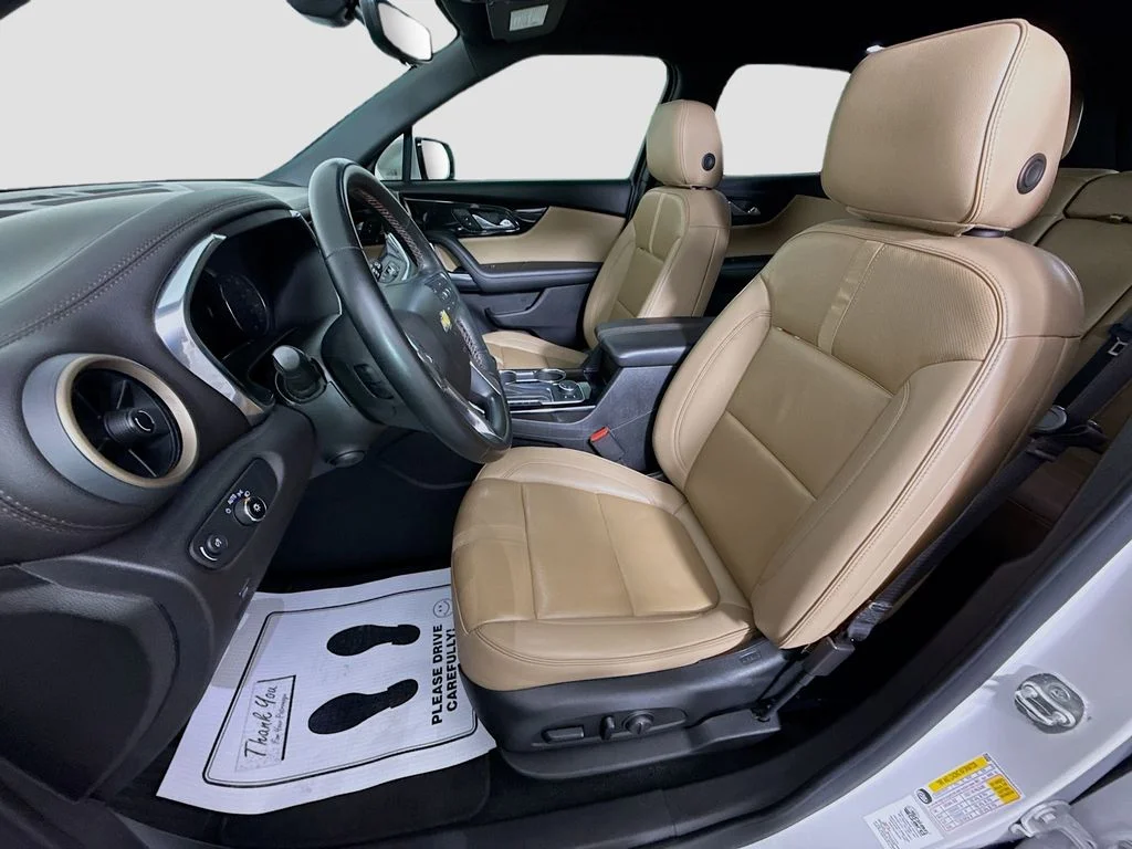 Used 2023 Beige Chevrolet Premier image 21