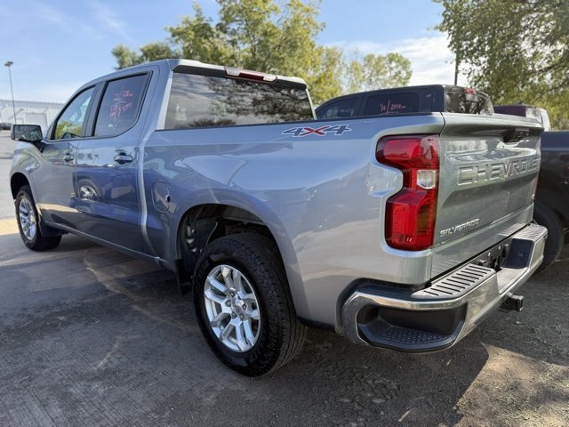 2023 Chevrolet Silverado 1500 LT photo 3