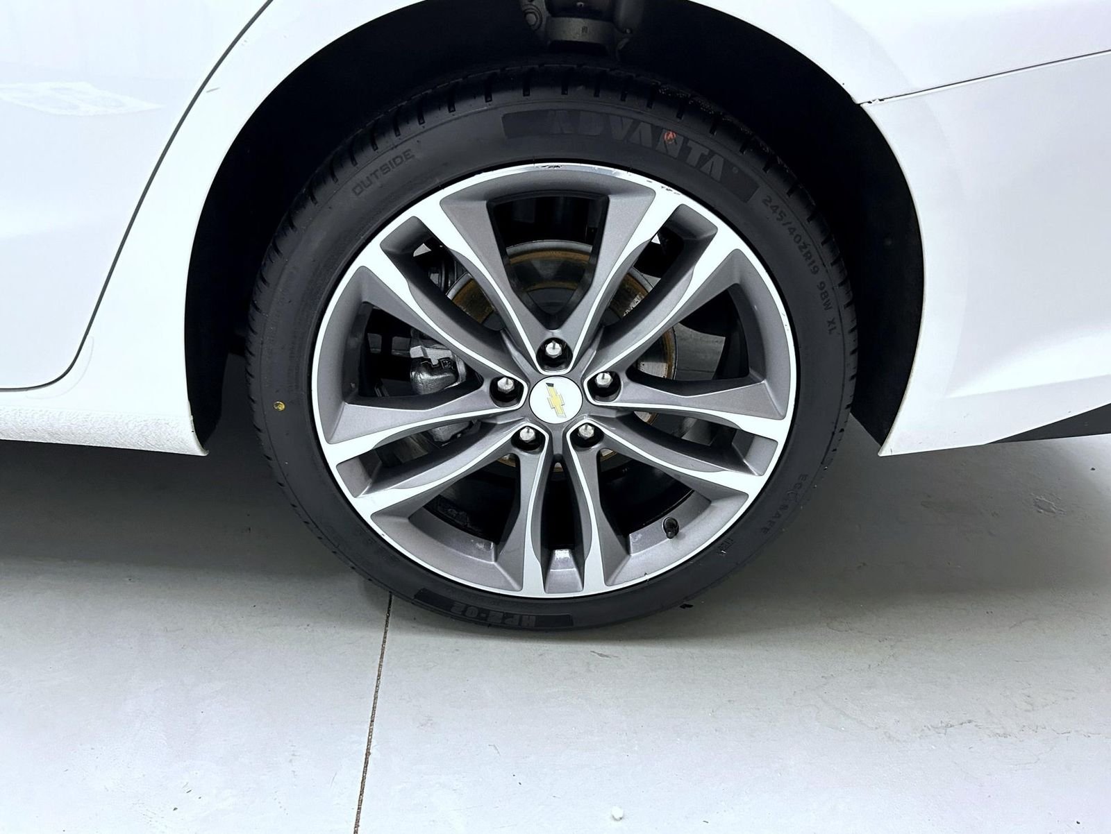 Used 2024 White Chevrolet LT image 22