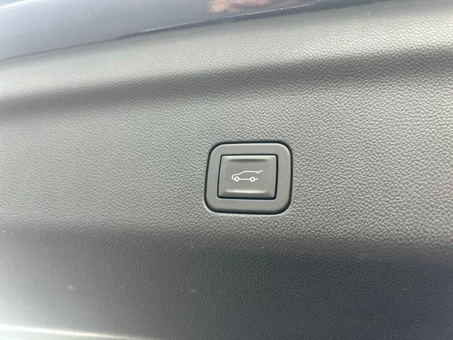 Used 2025 Gray Chevrolet Premier image 25