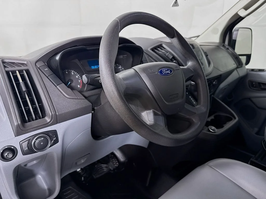 Used 2018 White Ford XL image 9
