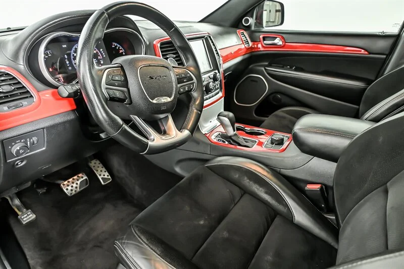 Used 2016 Brilliant Black Crystal Pearl Coat Jeep SRT image 16