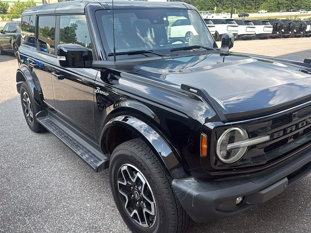 Used 2025 Shadow Black Ford Outer Banks image 2