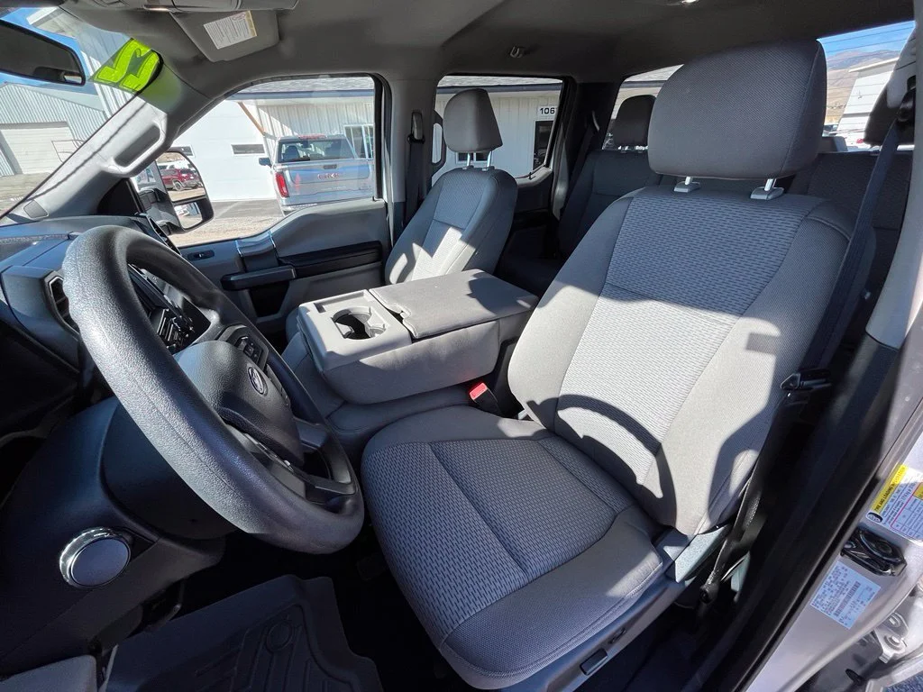 Used 2022  Ford XL image 9