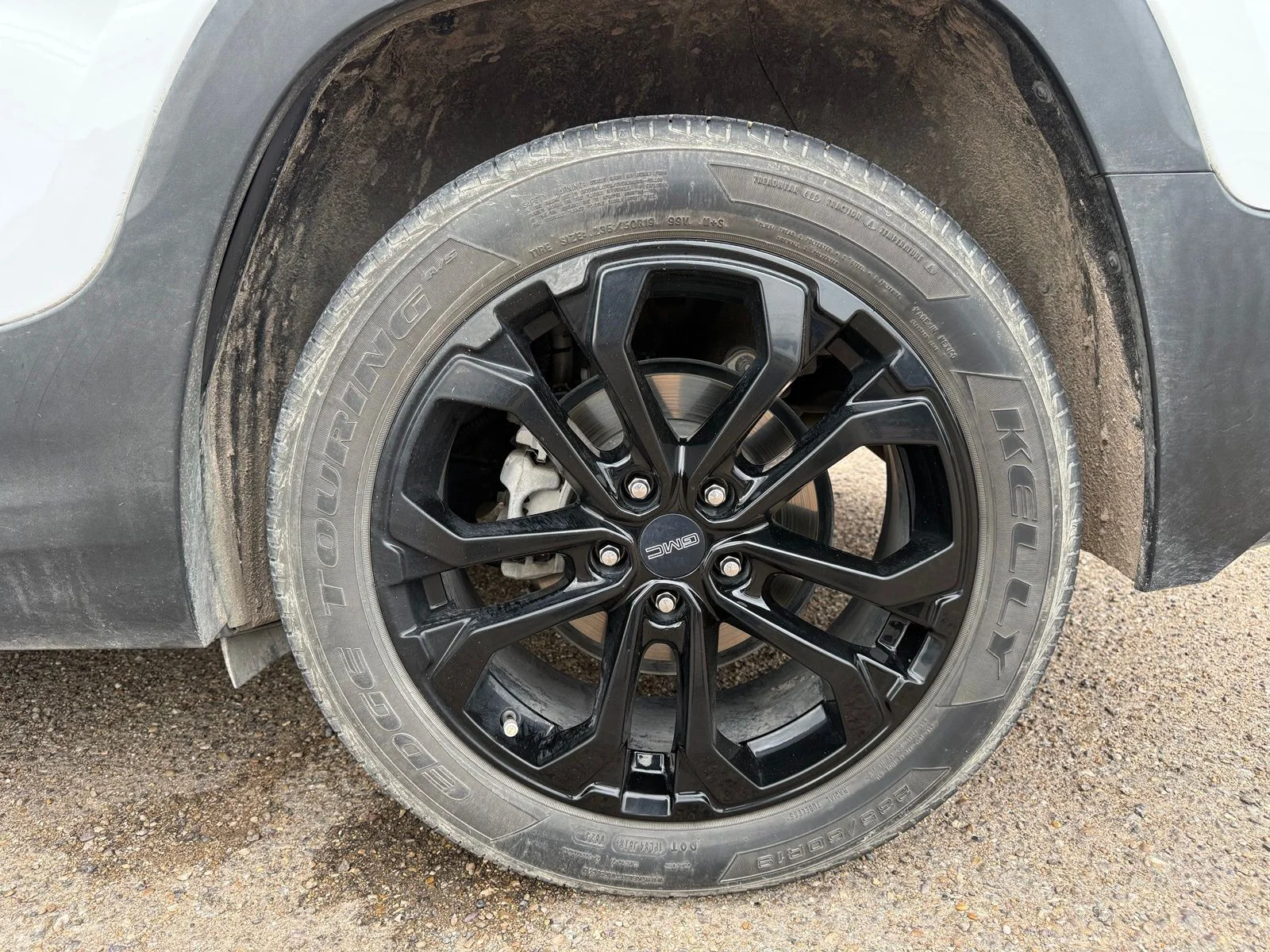 Used 2020 White GMC SLE image 15