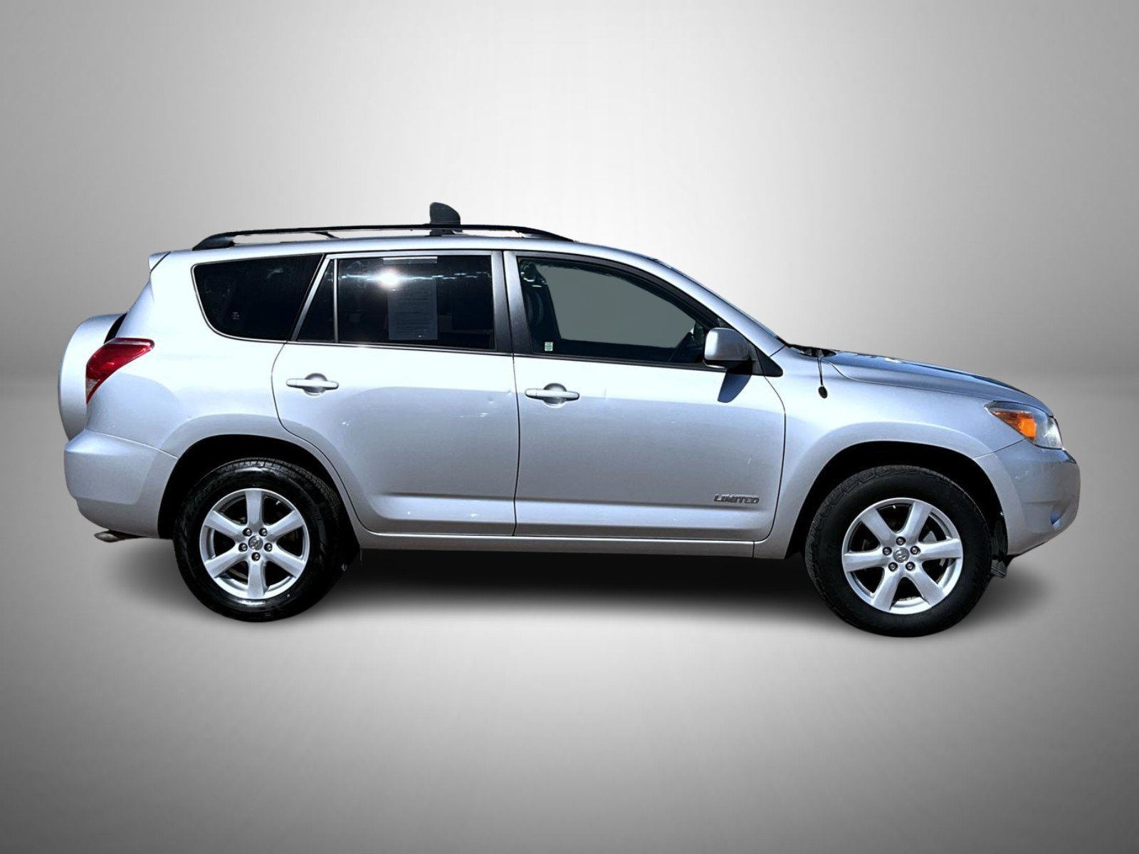 Used 2007 Silver Toyota Limited image 4