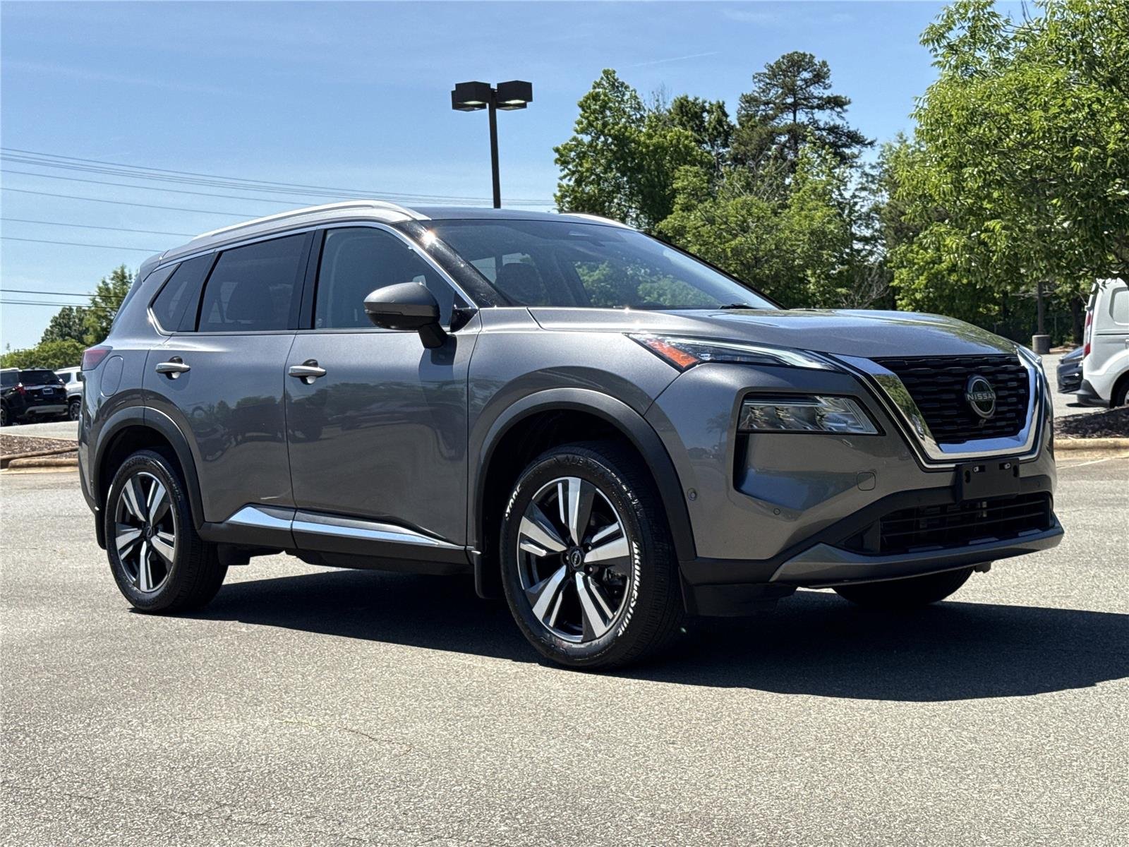 Used 2023 Gun Metallic Nissan SL image 31