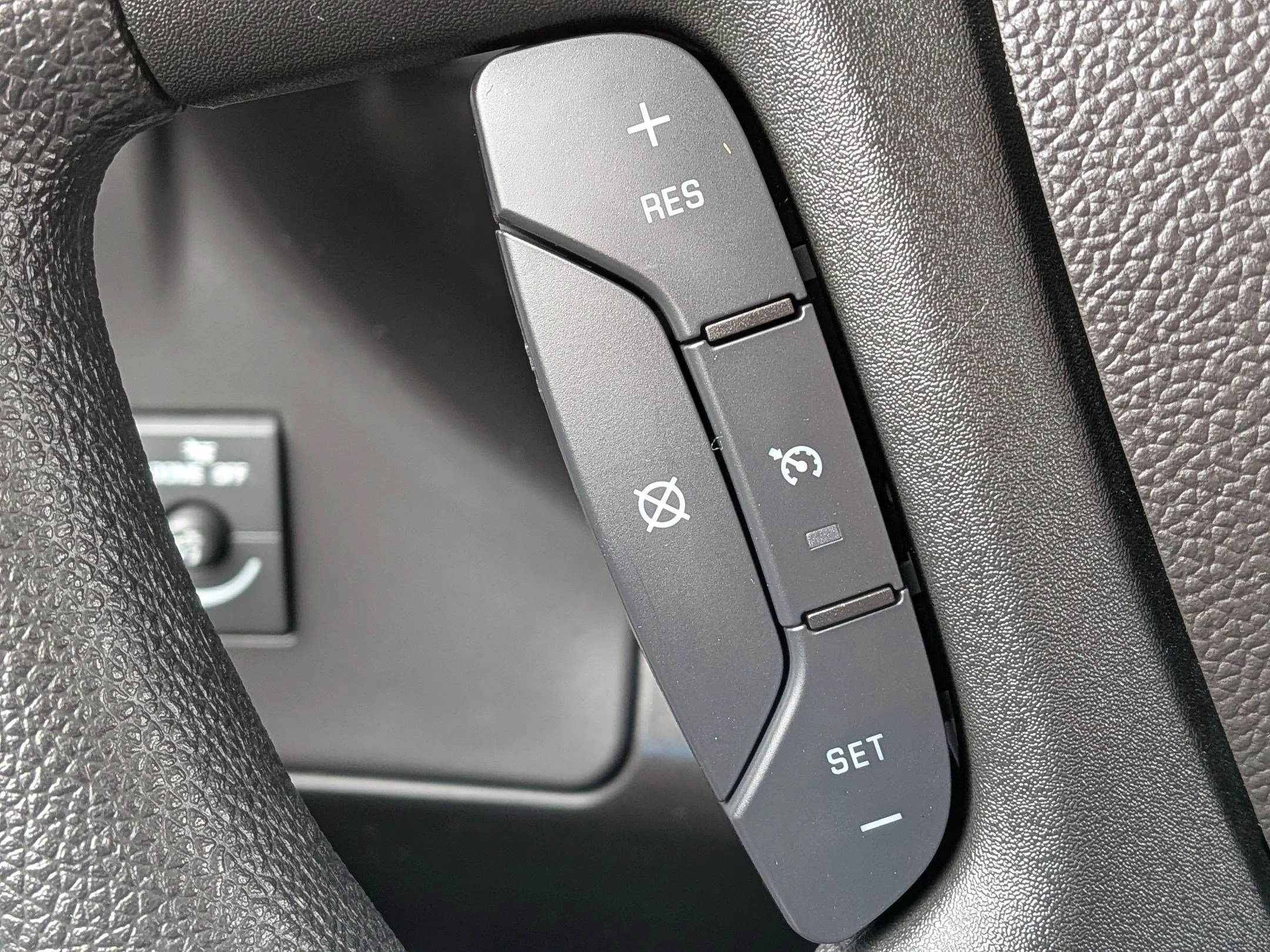 Used 2025 Summit White Chevrolet LT image 13