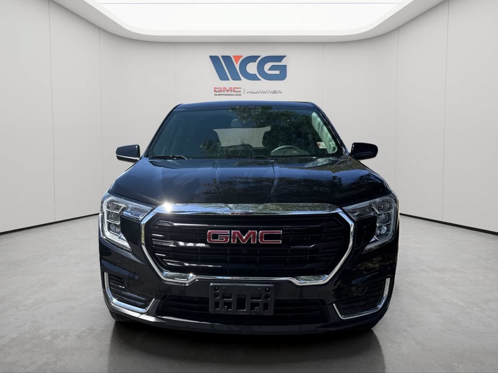Used 2024 Ebony Twilight Metallic GMC SLE image 8