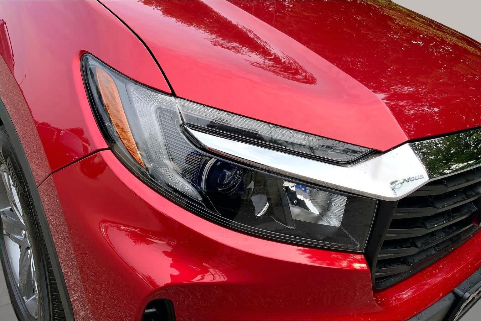Certified Used 2021 Radiant Red Metallic Honda RTL image 27