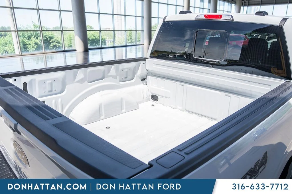 New 2026 Oxford White Ford Lariat® image 28
