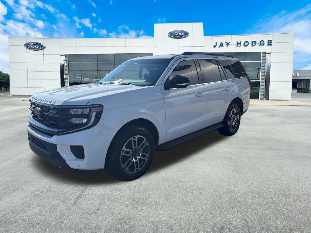 New 2026 Oxford White Ford Active image 2