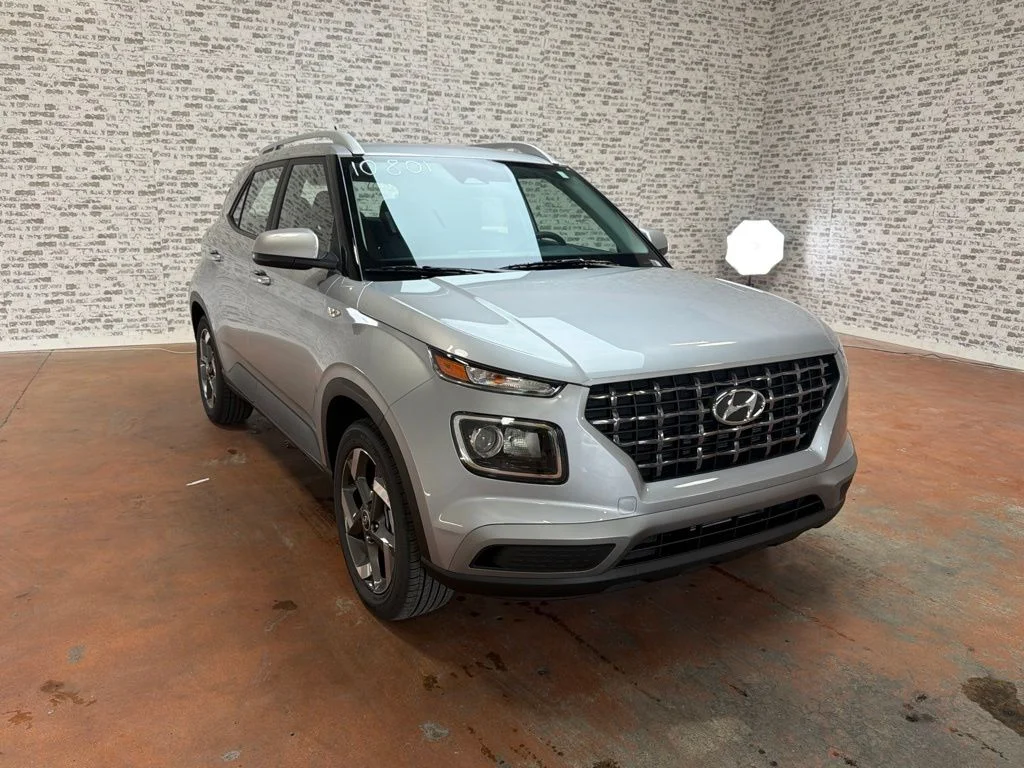 New 2026 Shimmering Silver Hyundai SEL image 1