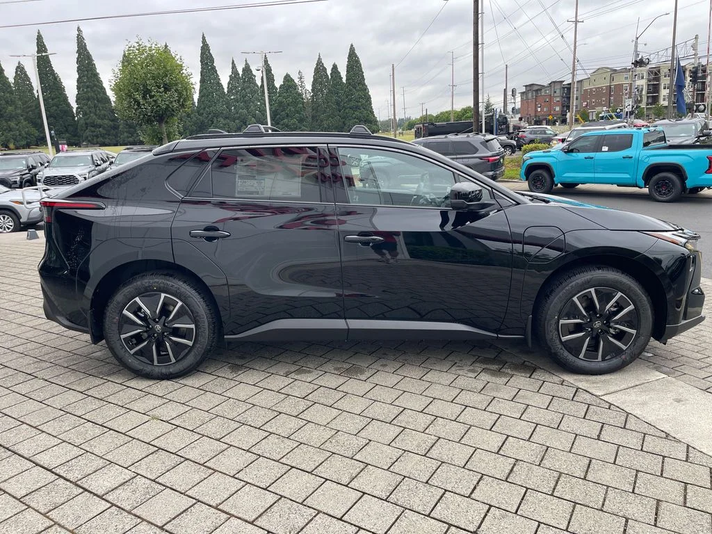 New 2026 Midnight Black Metallic Toyota XLE image 6