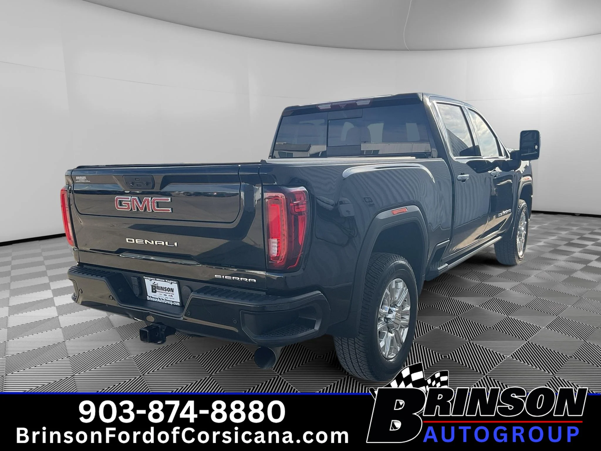 Used 2022 Onyx Black GMC Denali image 7
