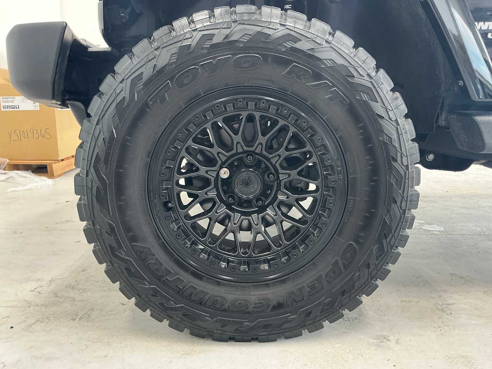 Used 2016 Black Clearcoat Jeep Sahara image 9