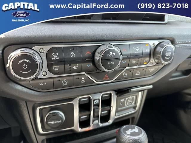 Used 2024 White Jeep Sahara image 29