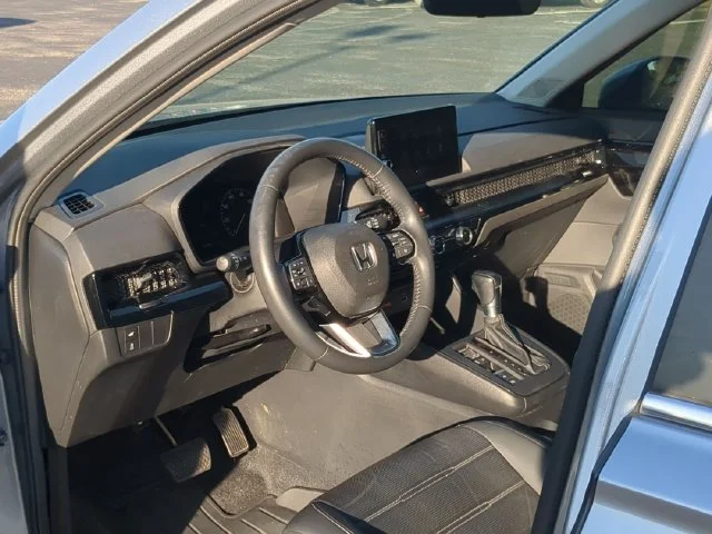 Used 2023 Lunar Silver Metallic Honda EX-L image 2