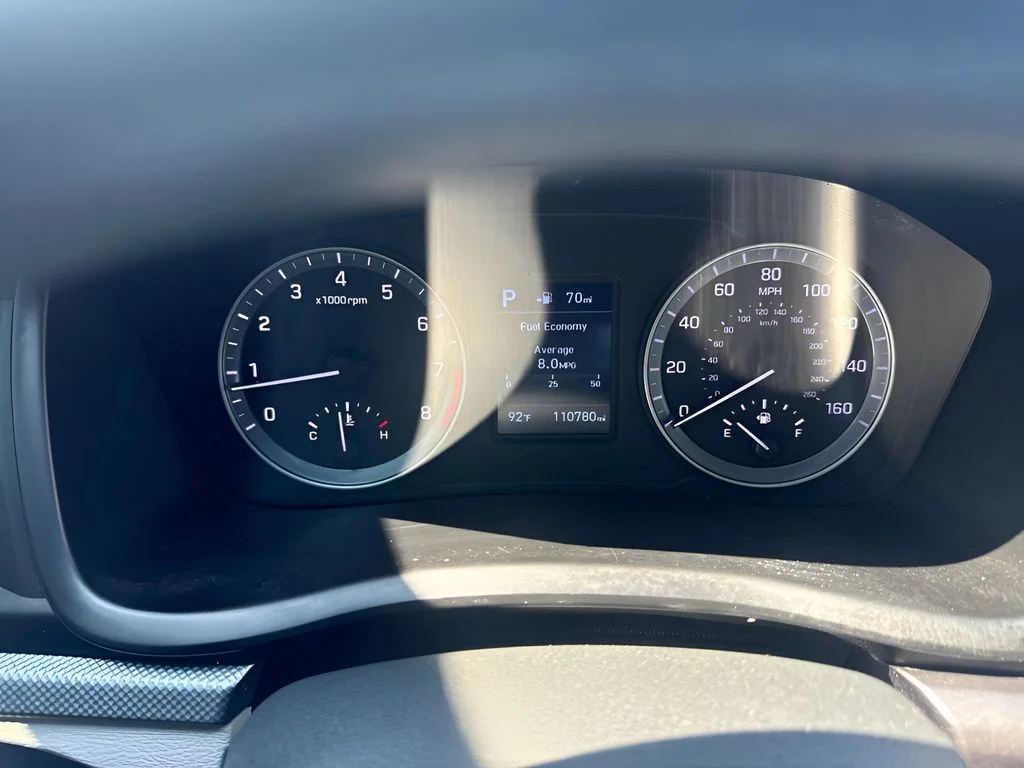Used 2019 Red Hyundai SE image 16