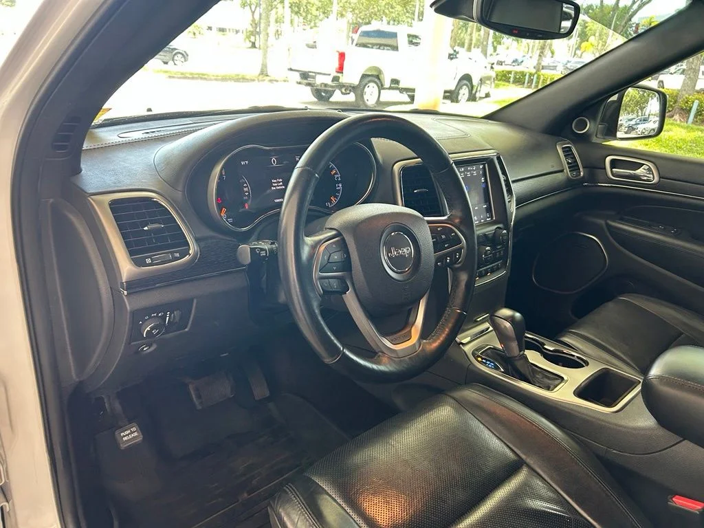 Used 2018 White Jeep Overland image 7