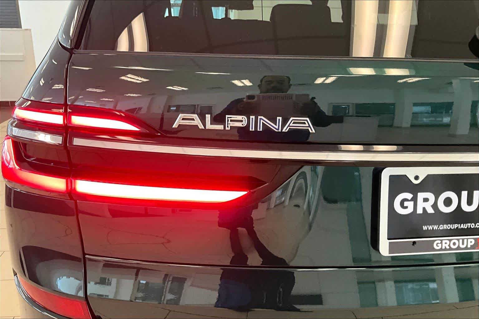 Used 2025 ALPINA Green Metallic BMW ALPINA XB7 image 29