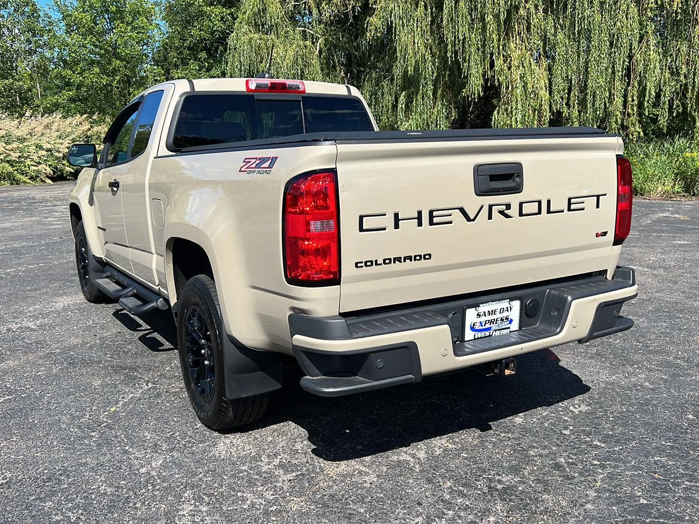 Used 2022 Sand Dune Metallic Chevrolet 4WD Z71 image 3