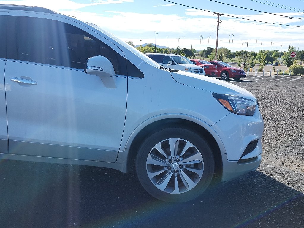 Used 2019 White Frost Tricoat Buick Preferred image 4