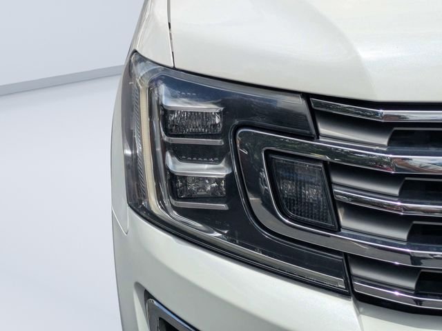 Used 2021 White Ford Limited image 9