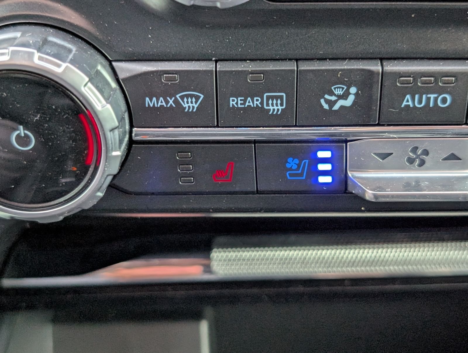 Used 2022 Agate Black Metallic Ford Lariat image 20