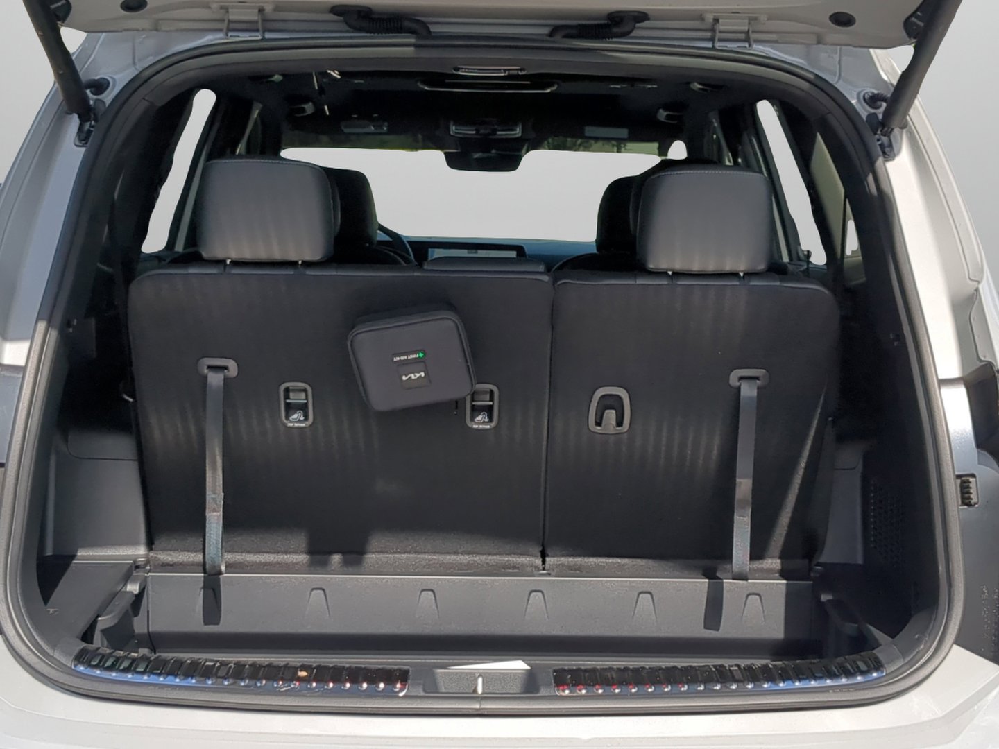 New 2025 Wolf Gray Kia SX X-Line image 12