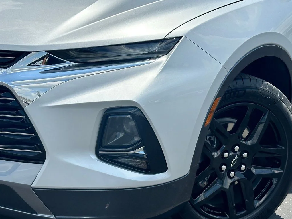 Used 2022 Silver Chevrolet Premier image 3